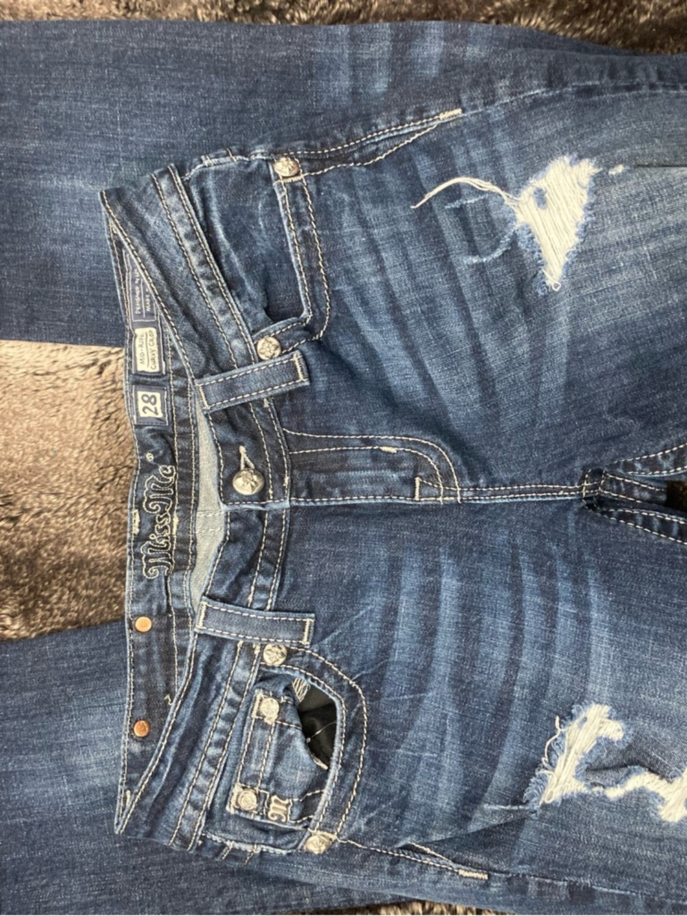 Miss Me Women's Distressed Dark Blue Denim CAPRI Jeans